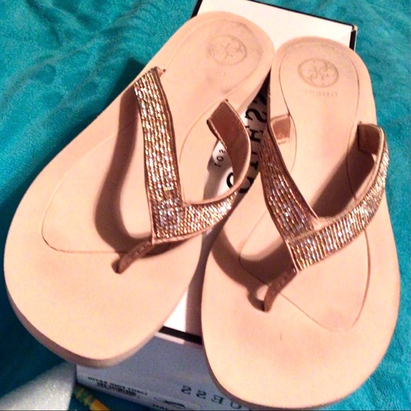 Like NEW GUESS pink satin/rhinestone thong flip flops Sz 8 MUST SEE!! - Picture 2 of 5